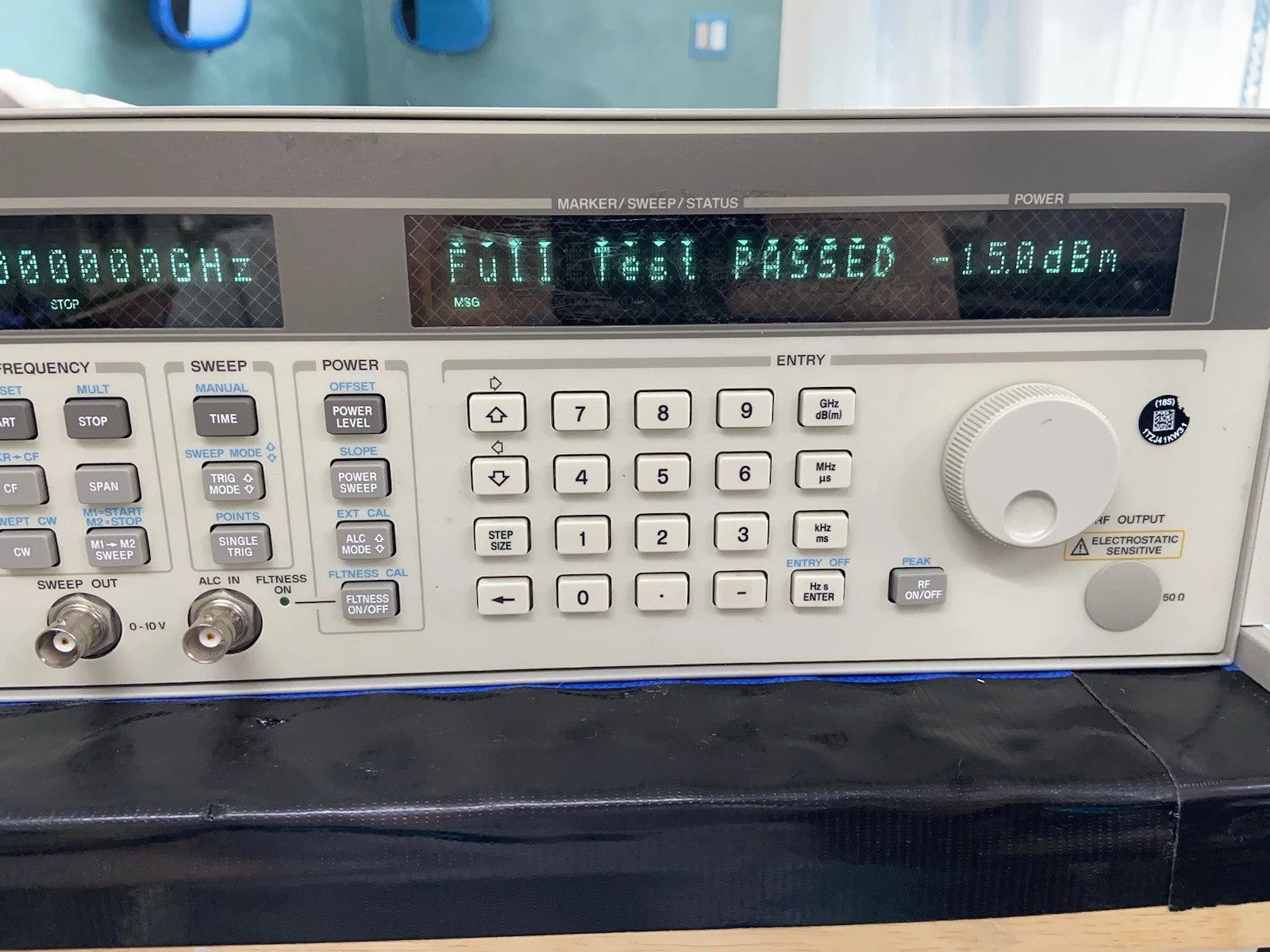 HP 83731A 2-20GHz Synthesized Sweep/CW Signal Generator CAL’d with Option 1E4 1E5