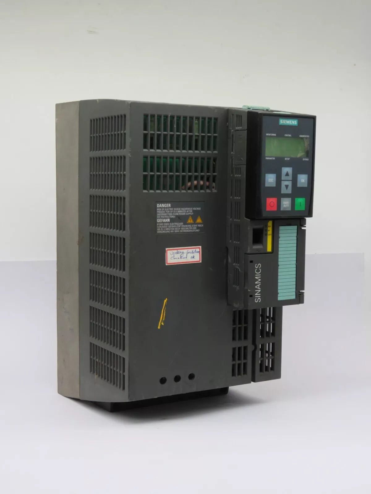 Siemens 6SL3224-0BE25-5UA0 Power Module 240 380-480 VAC 21.9 AMP 50/60 HZ