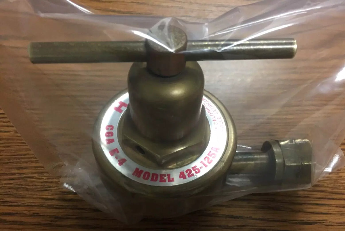 Harries California Co. Model 425-125A, CGA E-4 Regulator