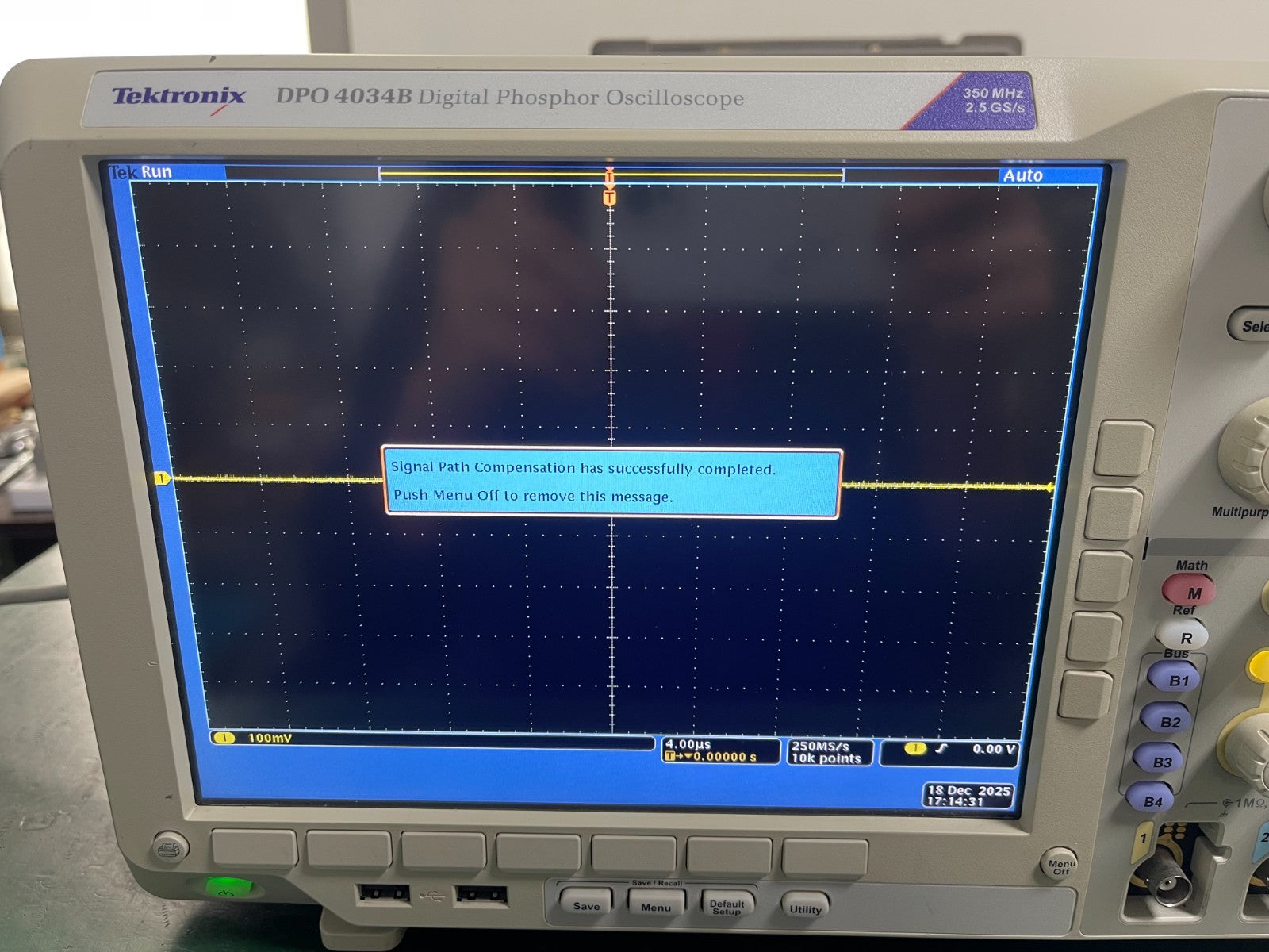 Tektronix DPO4034B Digital Phosphor Oscilloscope 350MHz, 4Ch, 2.5GS/s , SPC PASS - XG eqpt