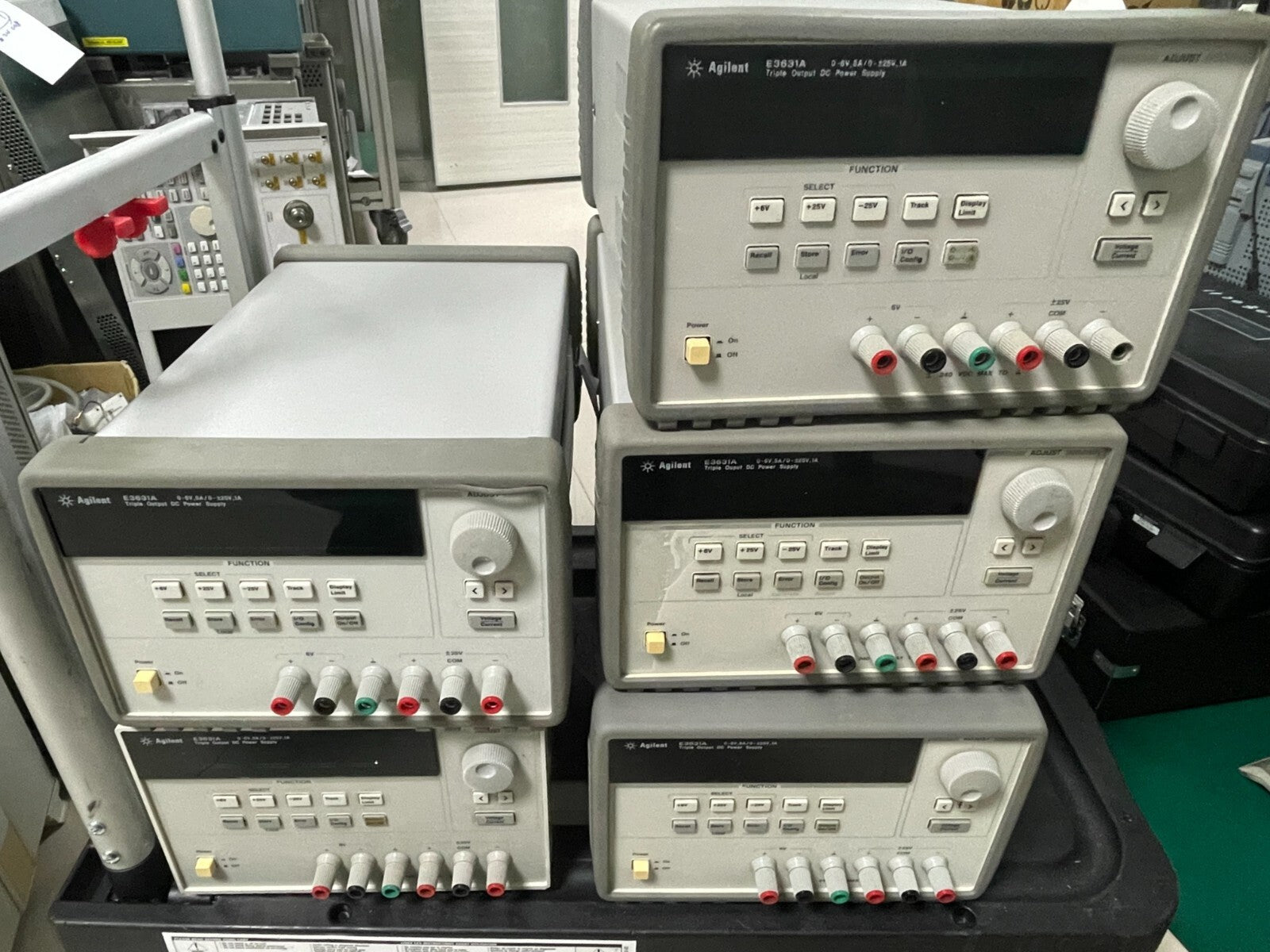 HP Agilent E3631A Triple Output DC Power Supply - XG eqpt