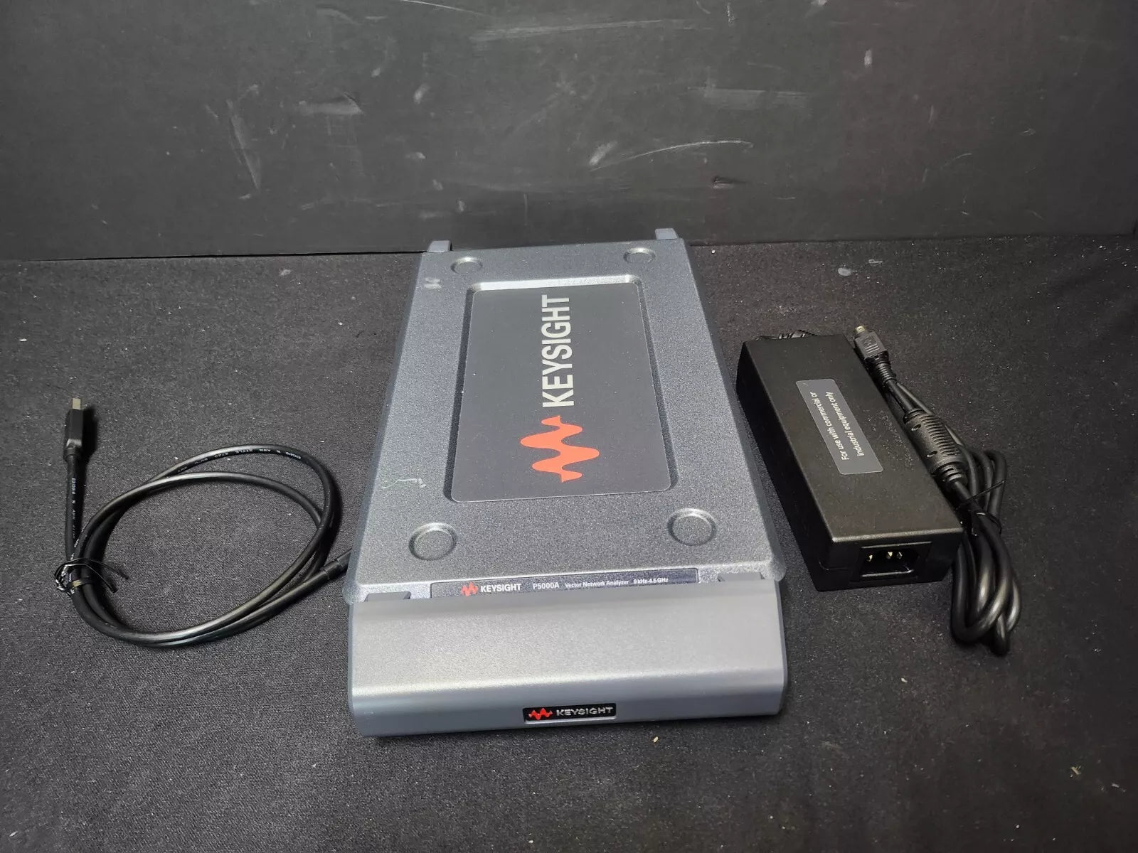 Keysight P5000A USB Vector Network Analyzer 9kHz - 4.5 GHz