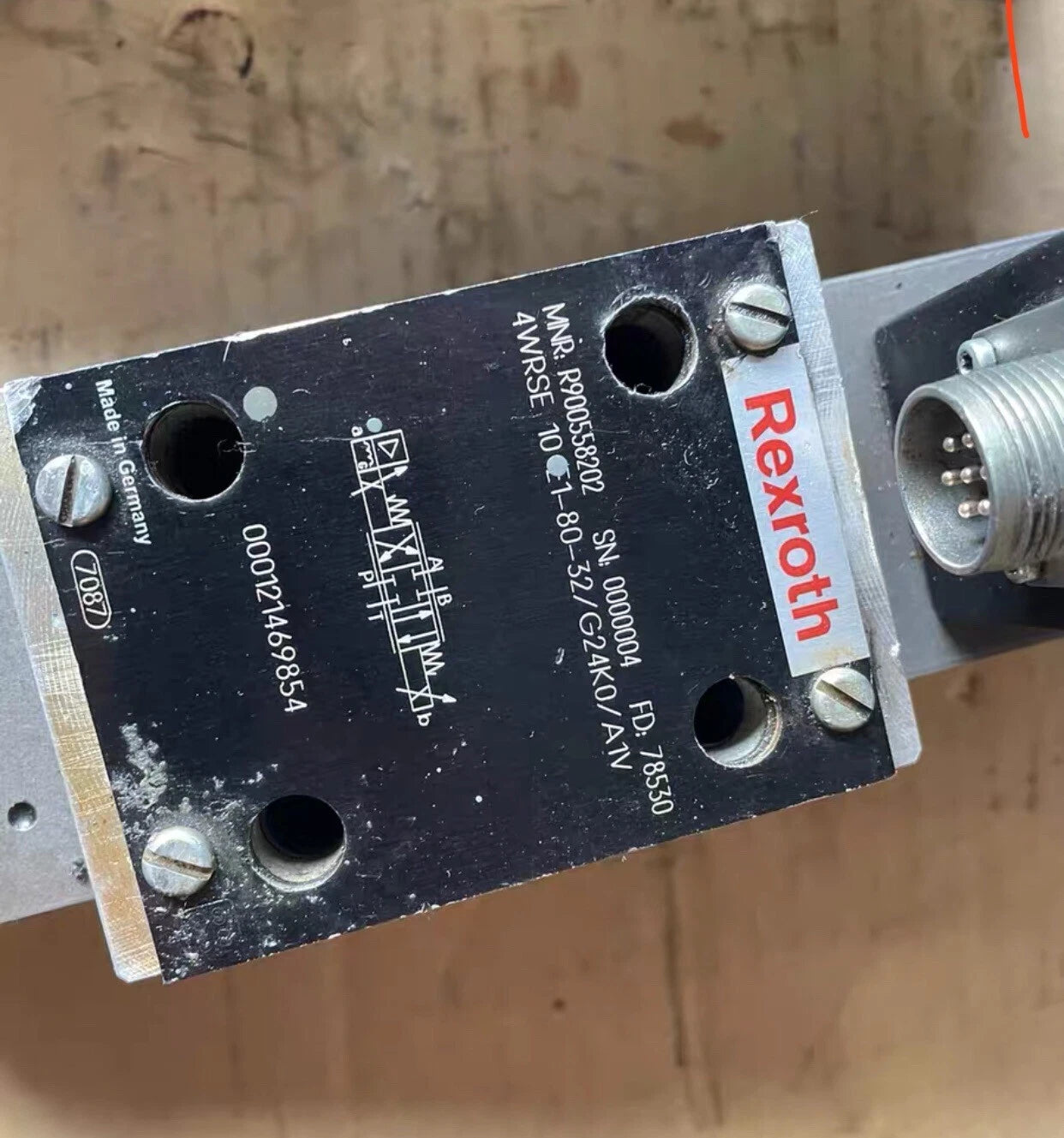 REXROTH R900558202 4WRSE 10 E1-80-32/G24K0/A1V BEKUM