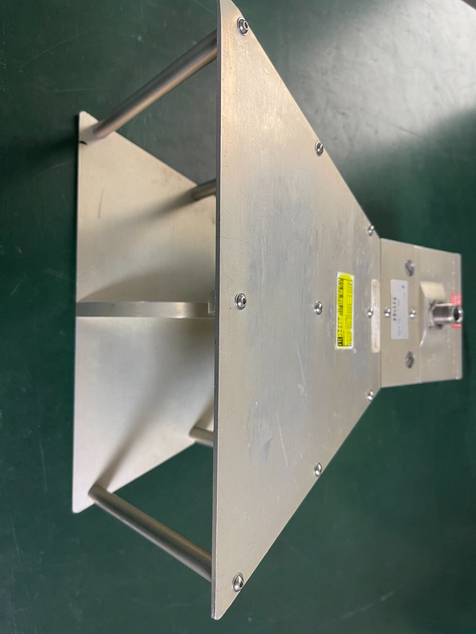 Com-Power Wide Band Active Horn Antenna AHA-118 700 MHz to 18 GHz - XG eqpt