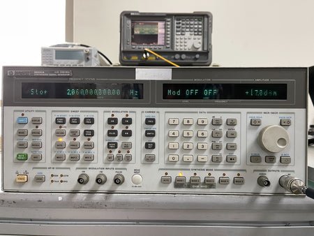 HP Agilent 8644A Synthesized Signal Generator 0.26-2060MHz