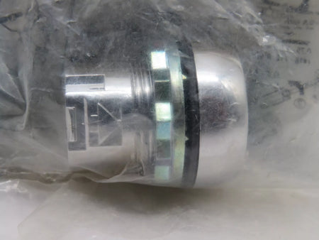 Allen-Bradley 800FM-MT44 Push-Pull Operator Button 40mm - NEW IN BOX