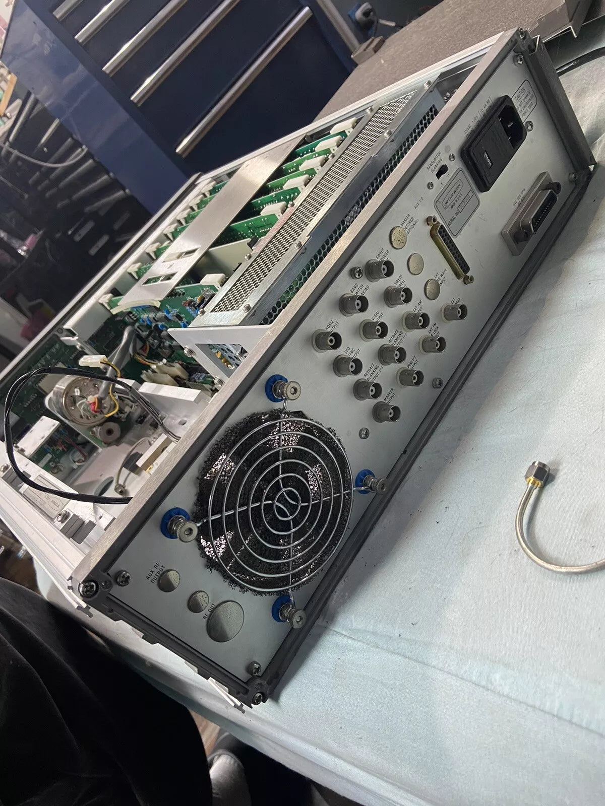 Wiltron Anritsu 6640B-10 26.5GHz to 40GHz Sweep Signal Generator Part