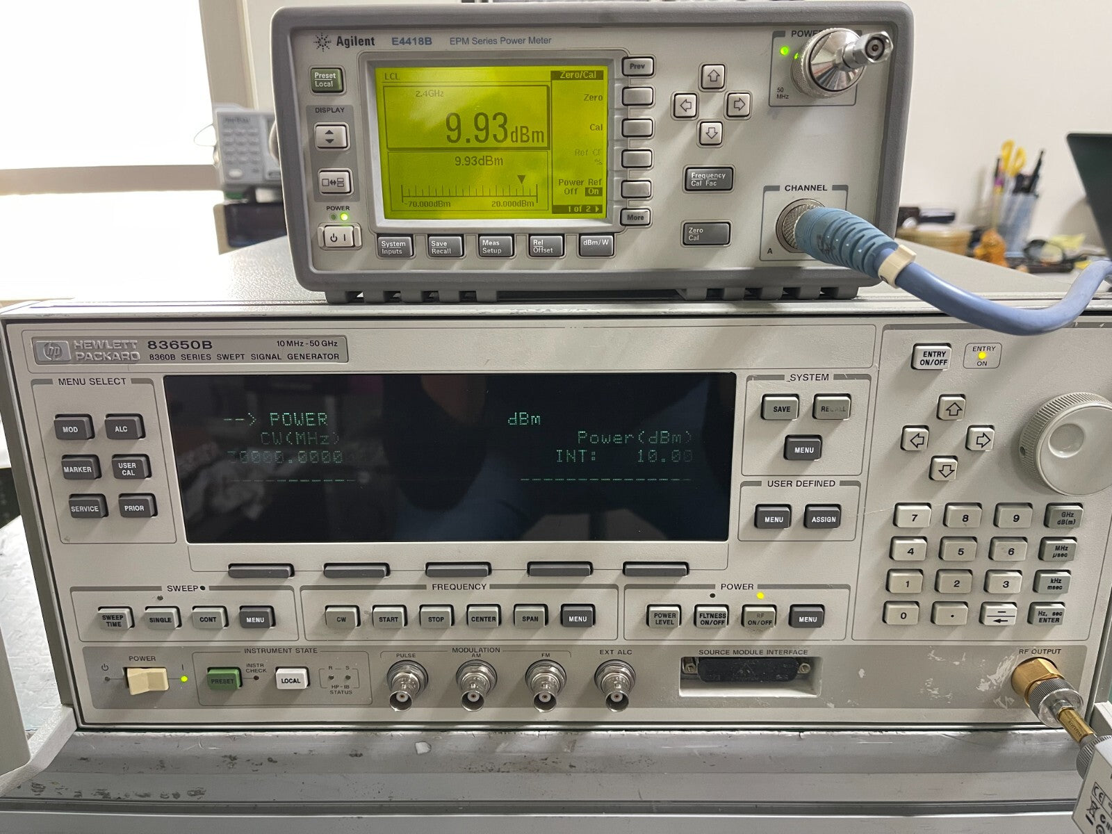 HP Agilent 83650B 10MHz-50GHz Synthesized Sweep Signal Generator Opt. 001 _0308 - XG eqpt