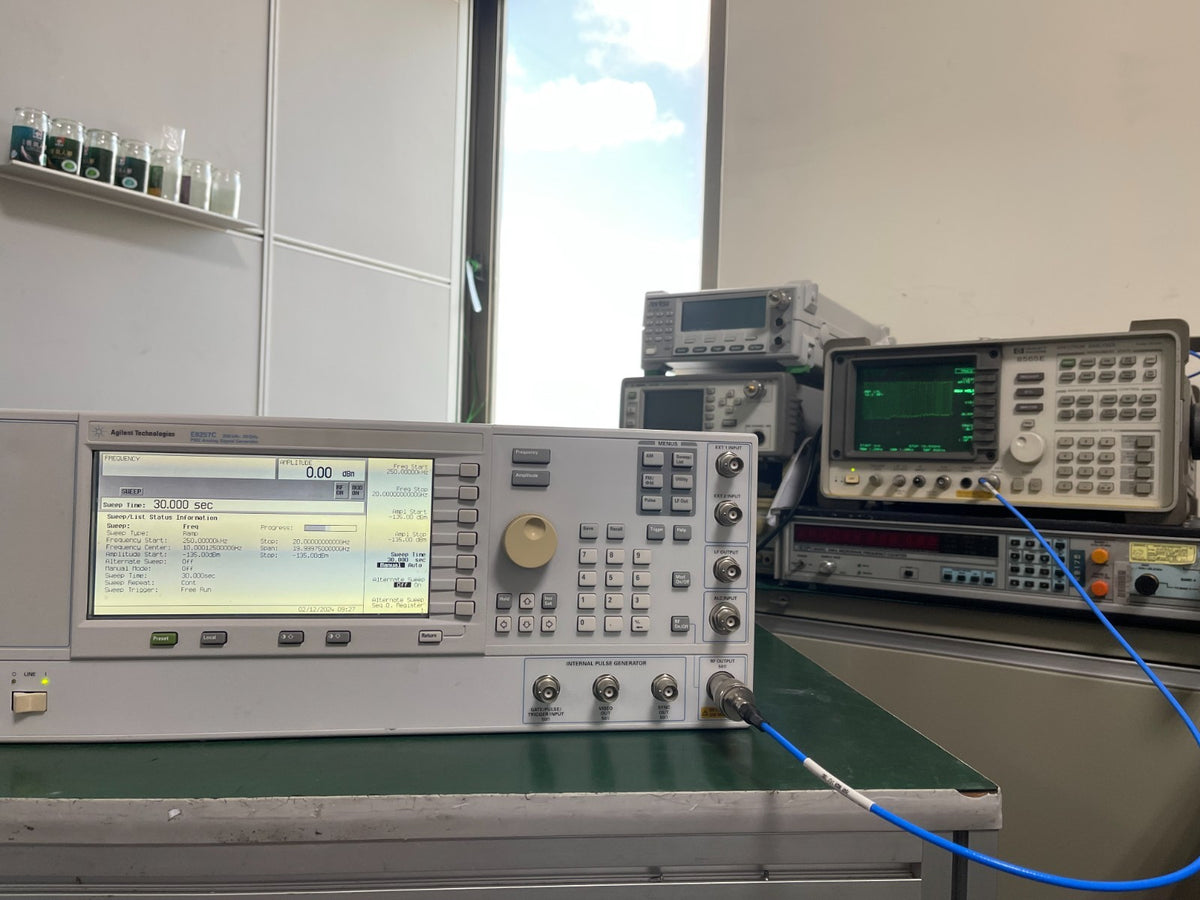 Agilent E8257C PSG Analog Signal Generator,007, 1E1, 1E6, 1EA, 1ED, 520,UNR_0468