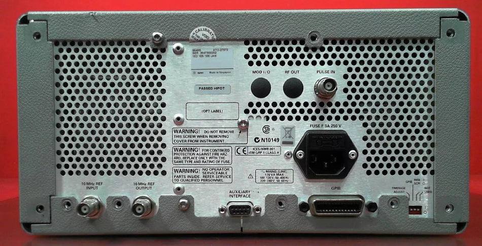 HP - Agilent 8648B Synthesized Signal Generator 9 kHz to 2000 MHz