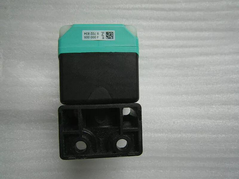 Pepperl Fuchs NBN40-L2-E2-V1 Sensor in Box