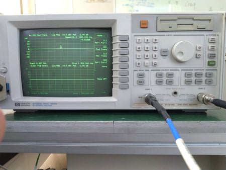 Agilent 8712ES 300 kHz-1300 MHZ RF Network Analyzer w/ Ethertwist Lan _04445 - XG eqpt