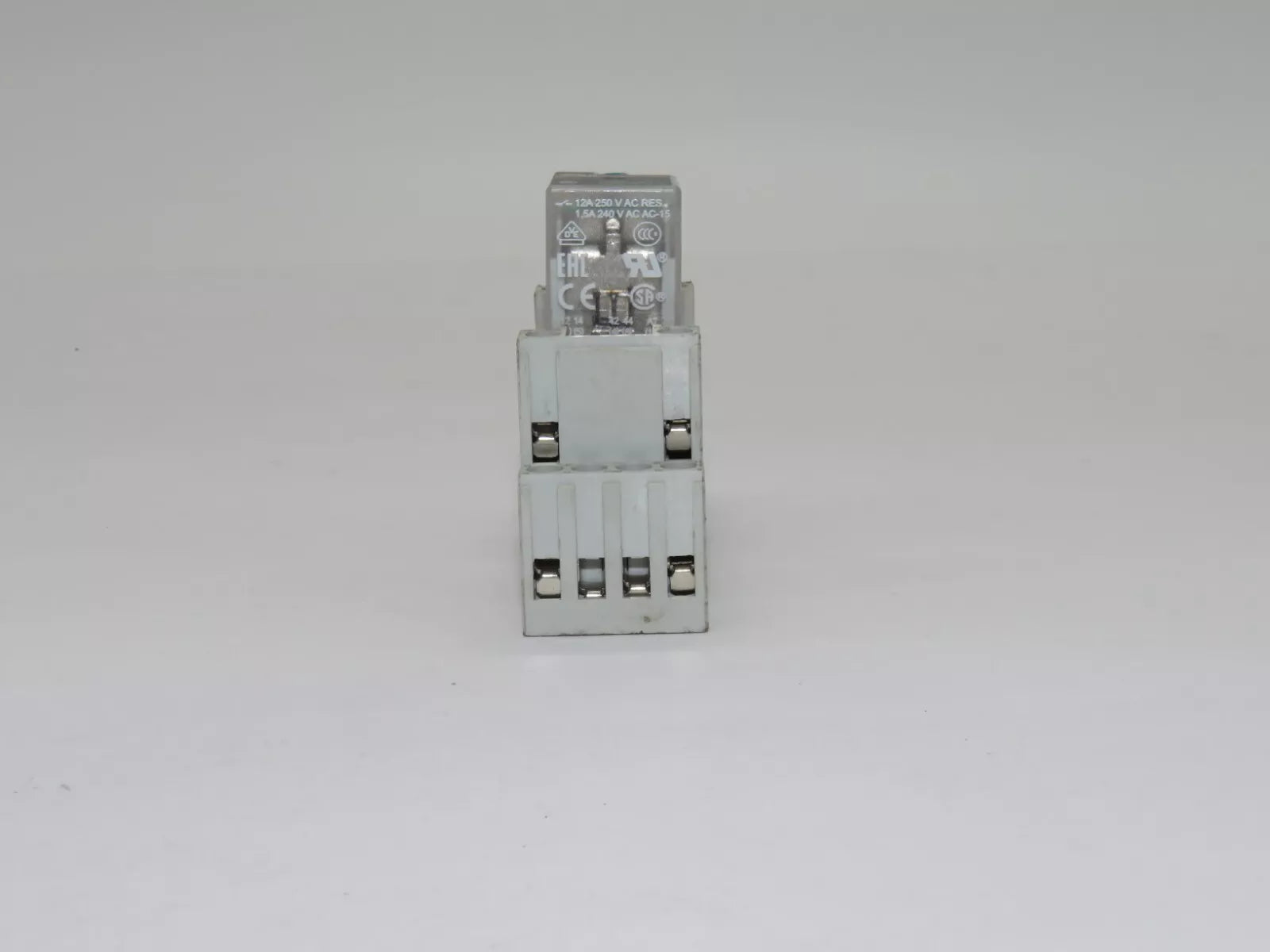 ABB CR-M024DC4 Pluggable Interface Relay with CR-M4SS Socket 7A 250V
