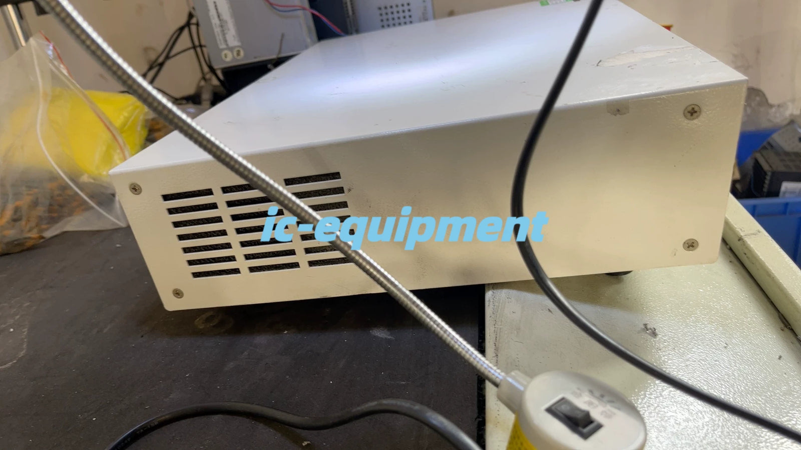 Extech 6900 AC Power Source