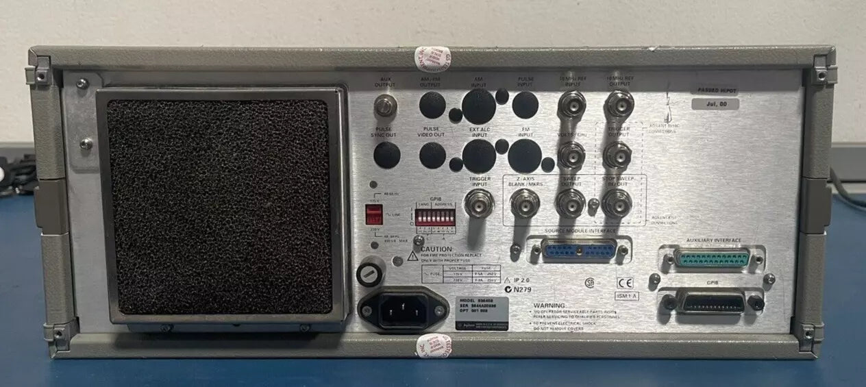 Agilent 83640B 10MHz-40GHz Synthesized Sweep Signal Generator 001/008