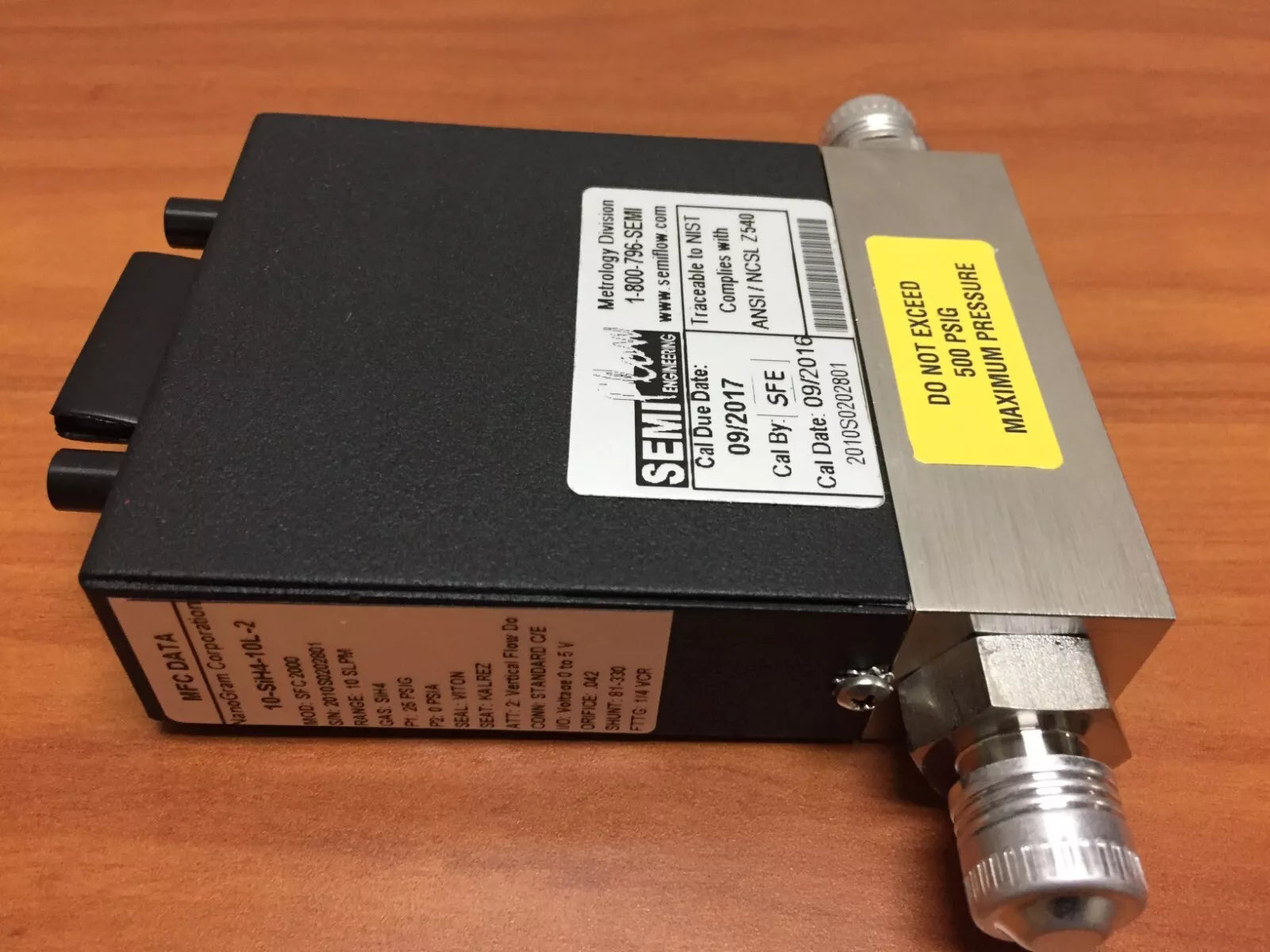Semi Flow Engineering P/N: 10-SiH4-10L-2, Model SFC2000 Mass Flow Controller