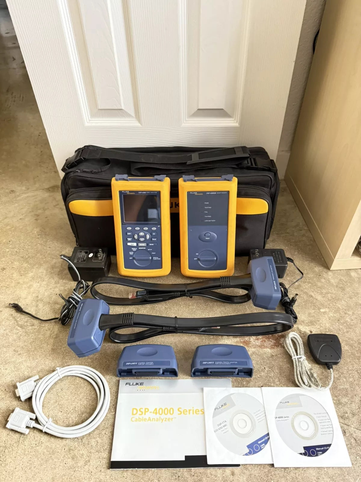 Fluke Networks DSP4300 Cable Analyzer Kit with Accessories (Tested)