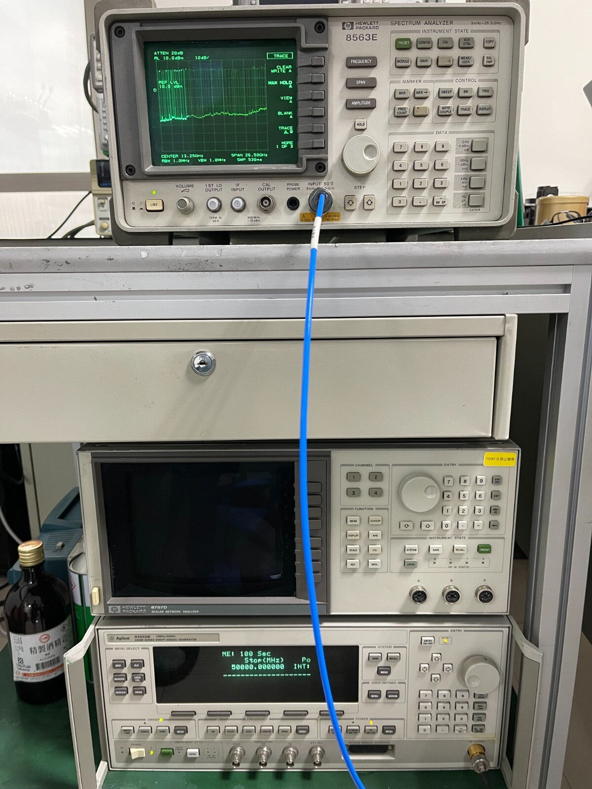 HP Agilent 8563E spectrum analyzer 9KHz to 26.5GHz w/ 85620A_07630