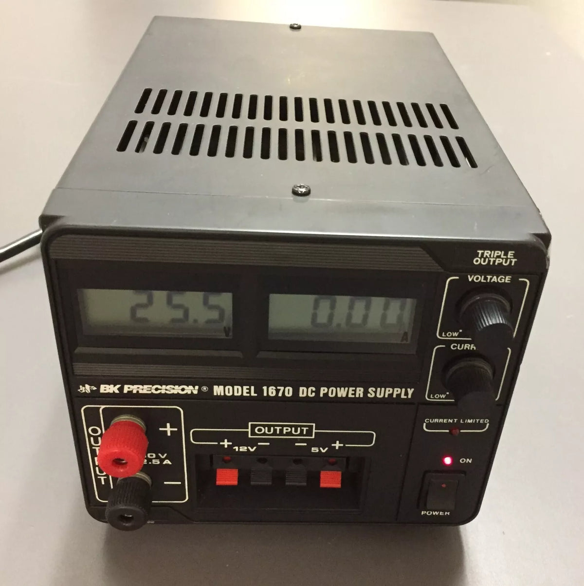 BK Precision 1670 DC Power Supply