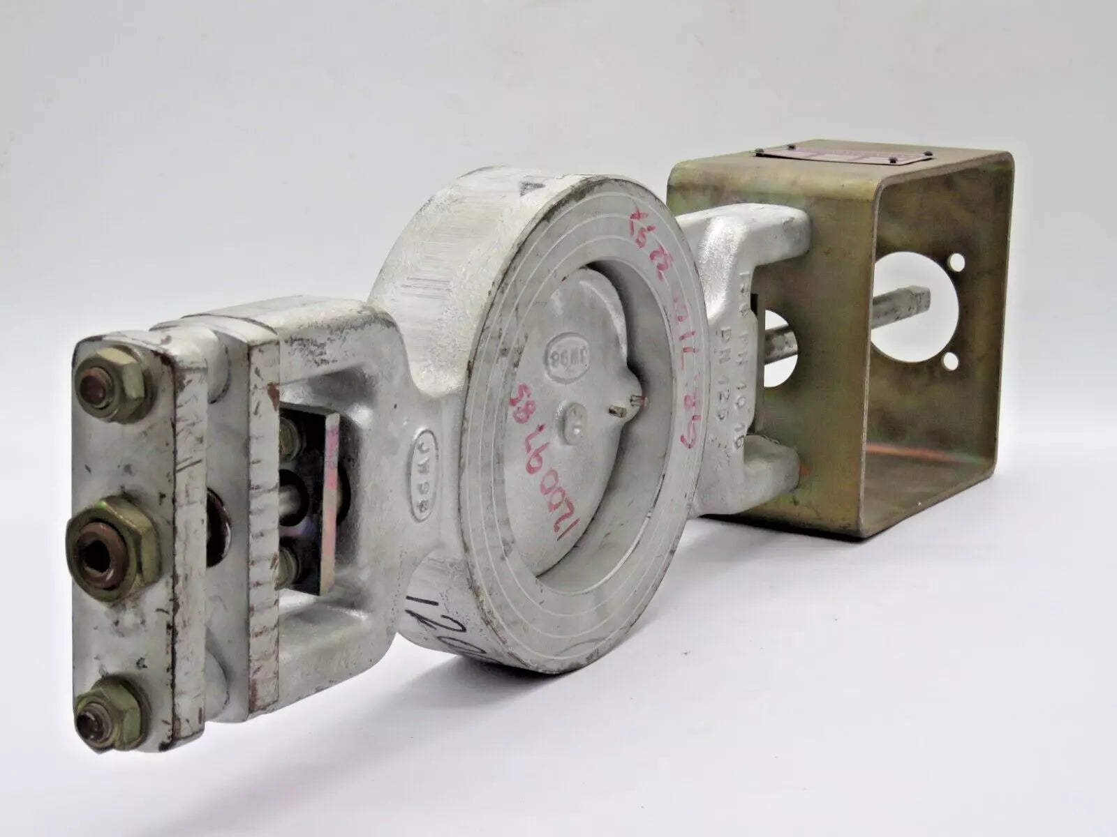 CWP 542 Pressure Regulating Butterfly Automatic Valves with Mounting Bracket