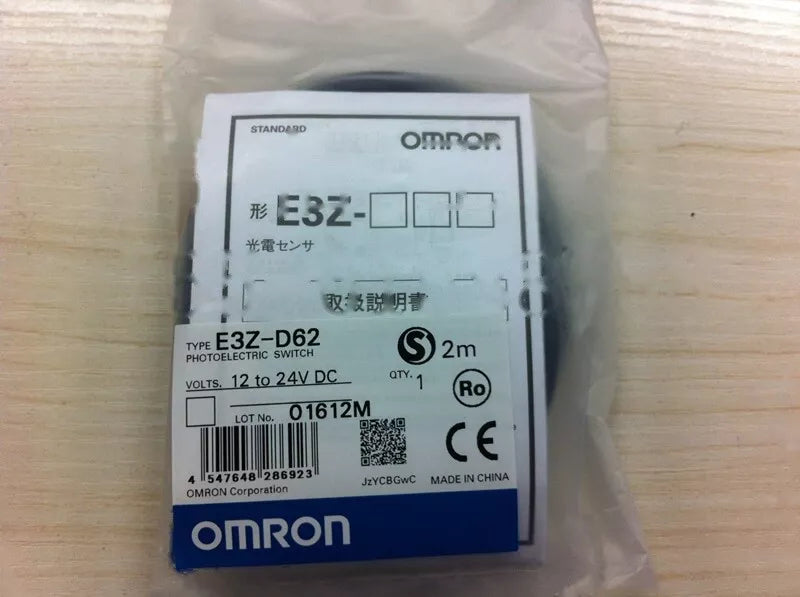 Omron E3Z-D62 Photoelectric Switch