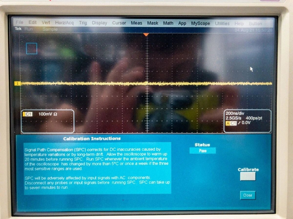 Tektronix TDS7404B 4GHz 4ch 20GS/s 32M Digital Oscilloscope
