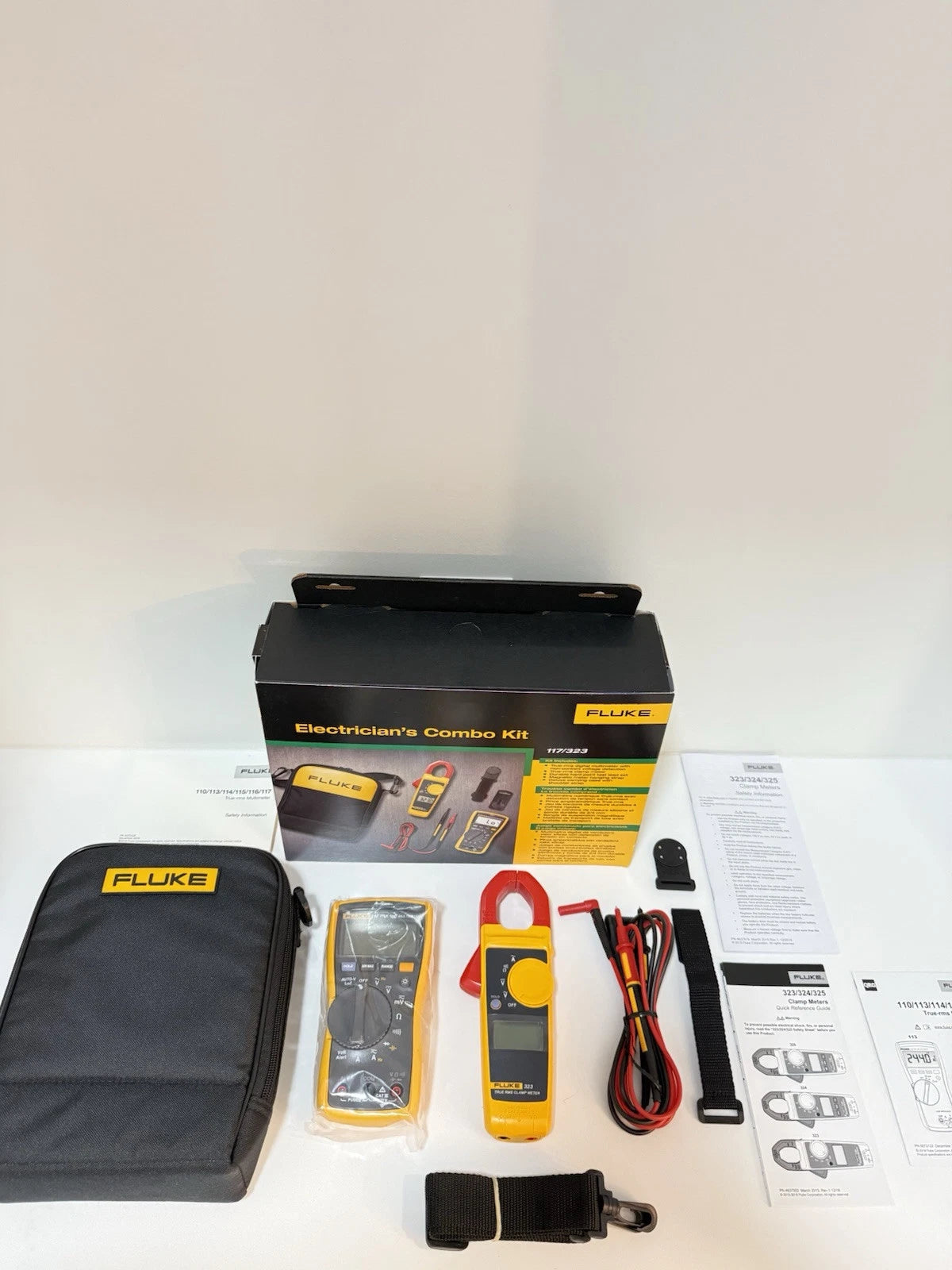 Fluke 117/323 Electrician Combo Kit (New Factory Sealed)