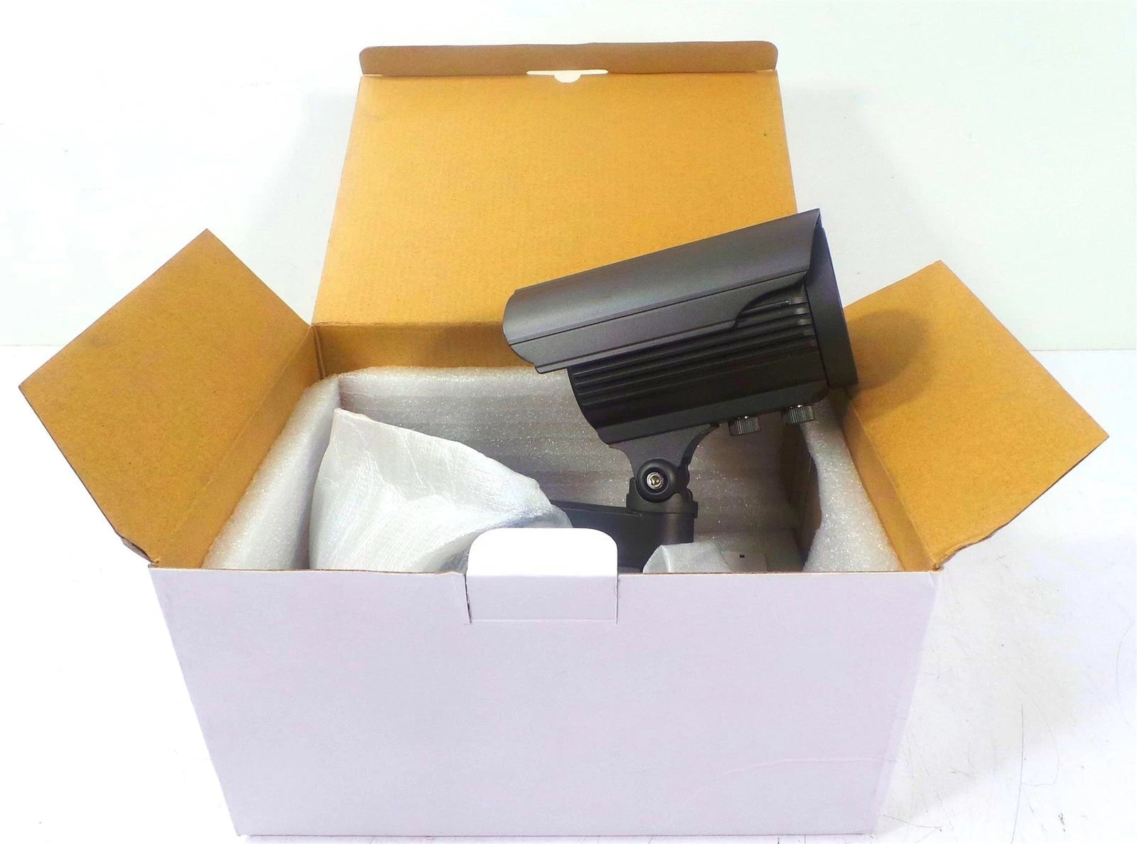 COLOR CCD CAMERA GW-706WD / OPEN BOX - FREE SHIPPING