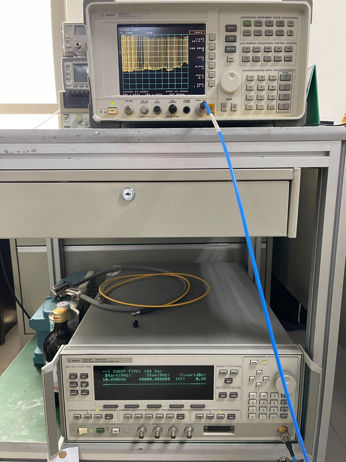 Agilent 8564EC 30Hz - 40GHz Spectrum Analyzer w/ opt. 006, 007 _00630