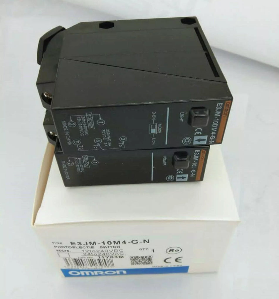 OMRON E3JM-10M4-G-N Photoelectric Switch
