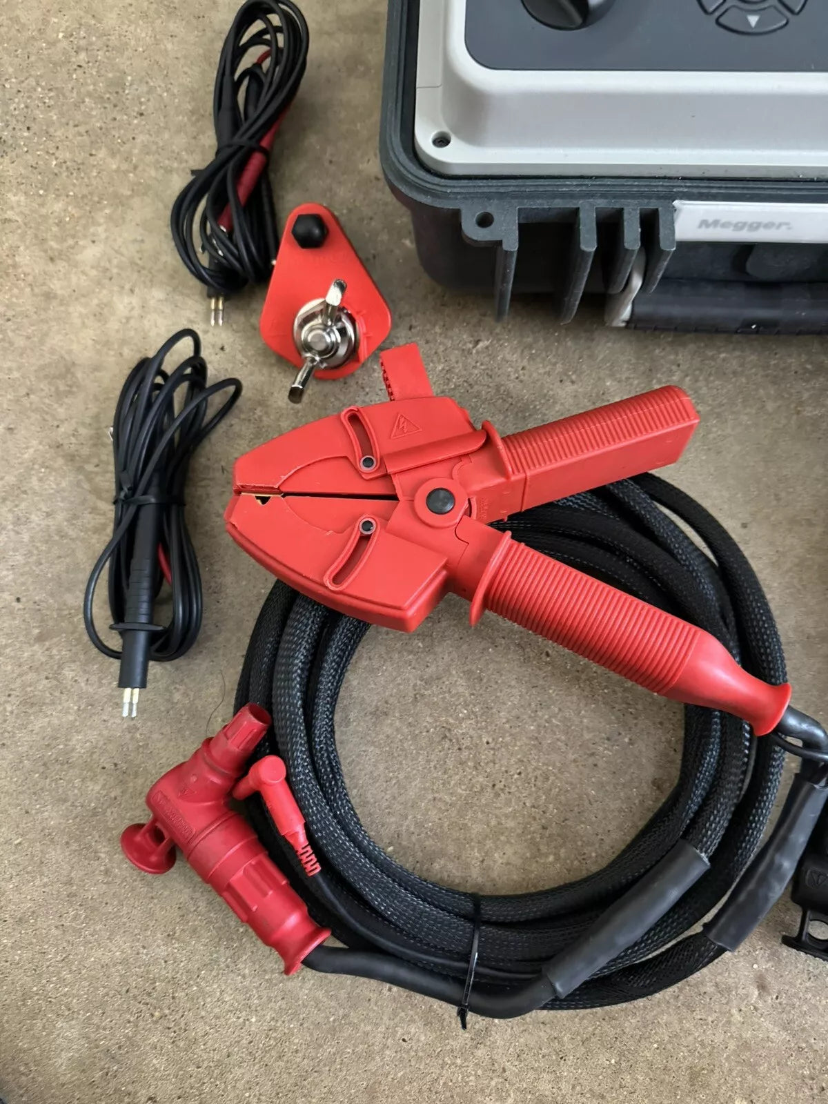 Megger DLRO100X DLRO100XB Digital Low Resistance Ohmmeter & Kelvin Clamp