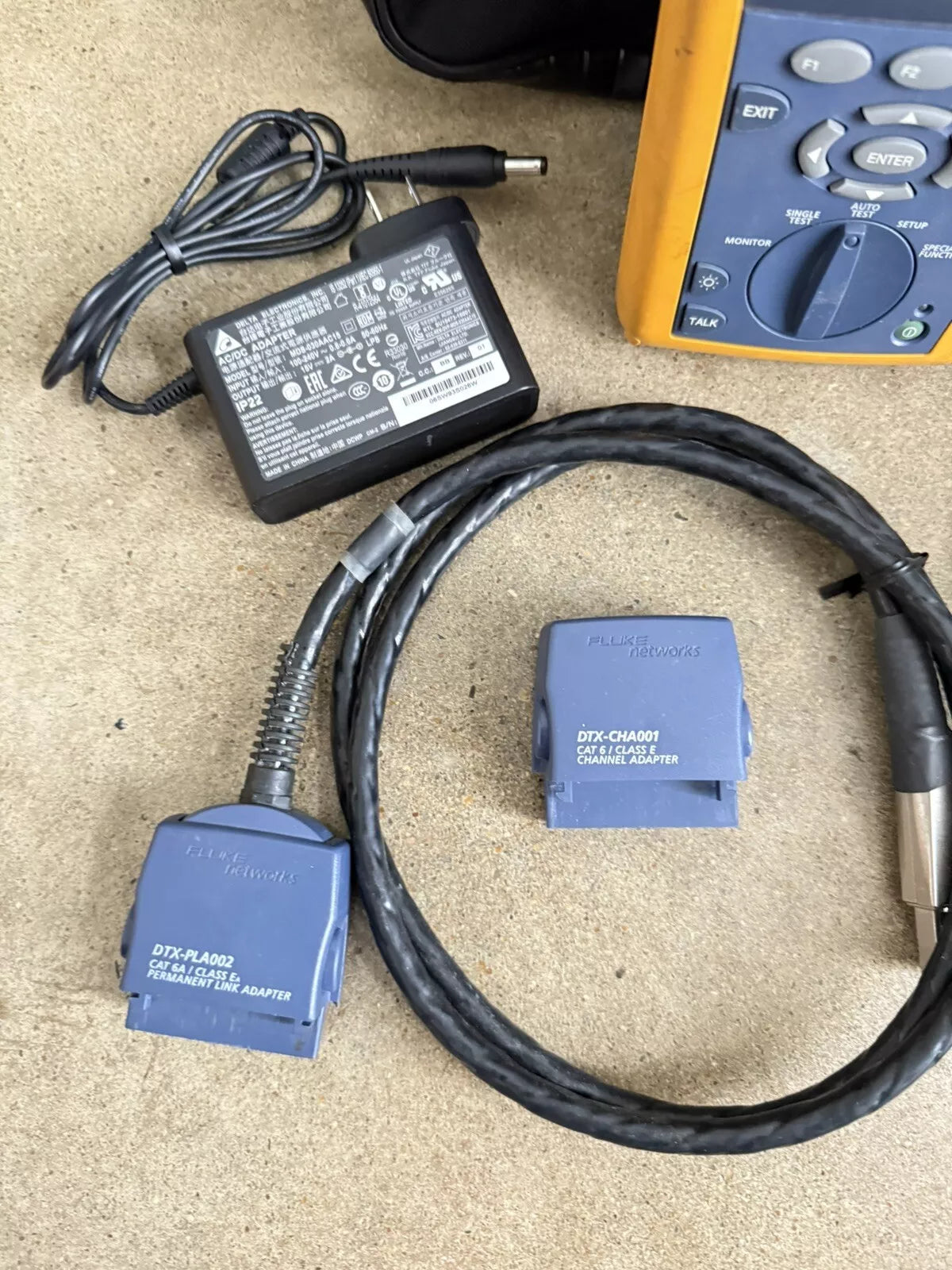 FLUKE Networks DTX-1800 DTX Cable Analyzer Kit (Tested)