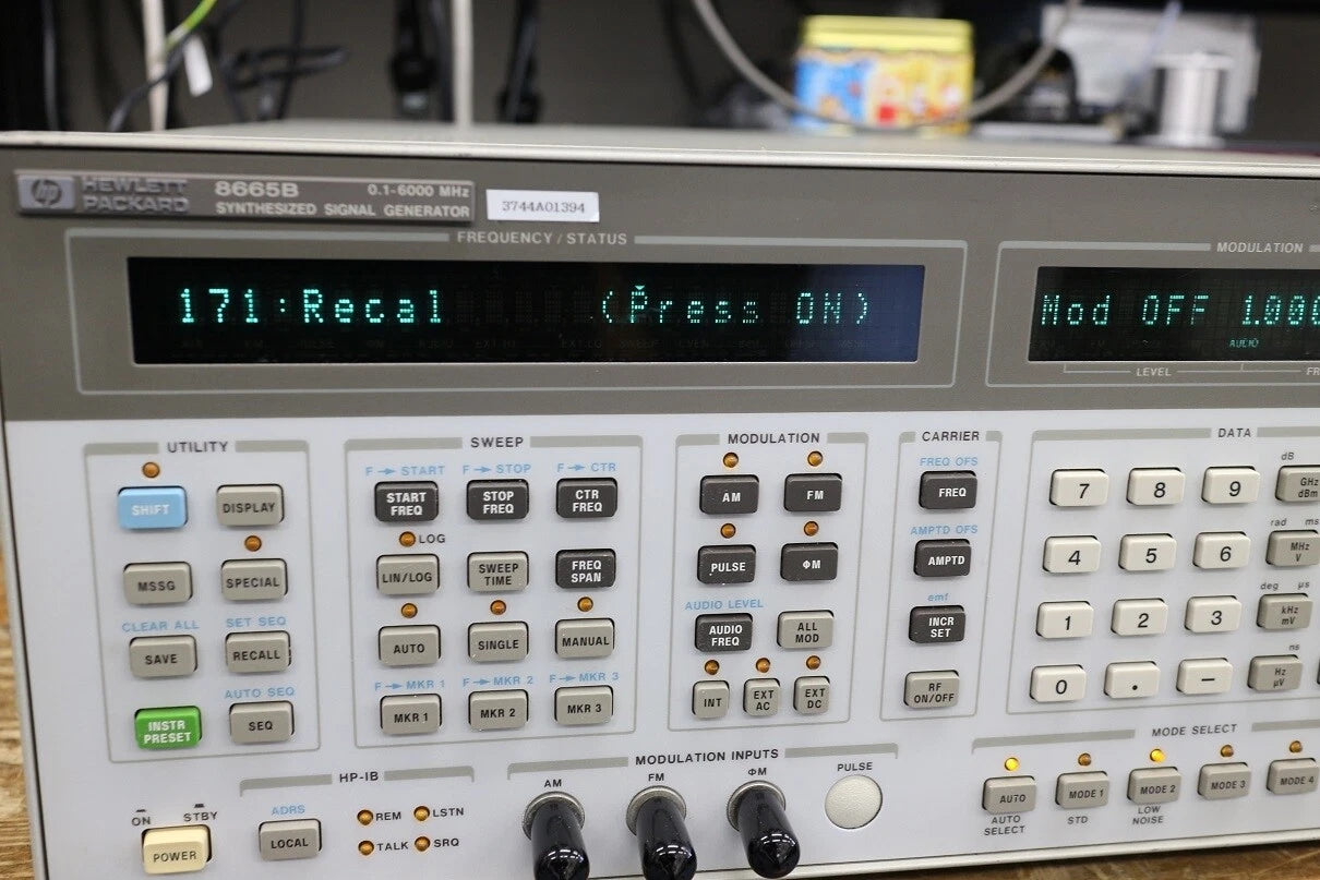 HP 8665B /001/004 100KHz -6GHz Signal Generator
