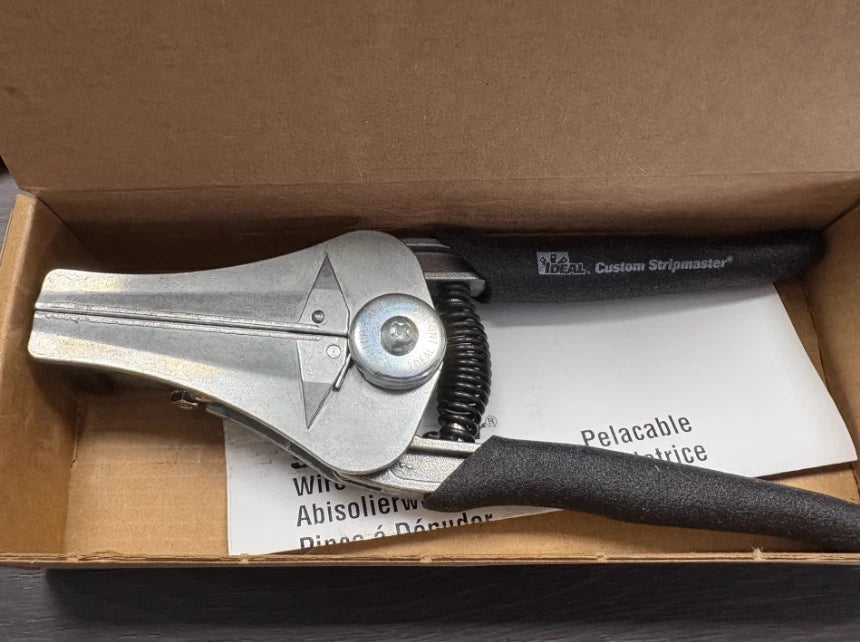 IDEAL 45-1654 Professional Wire Stripper - Precise Electrical Wire Stripping Tool