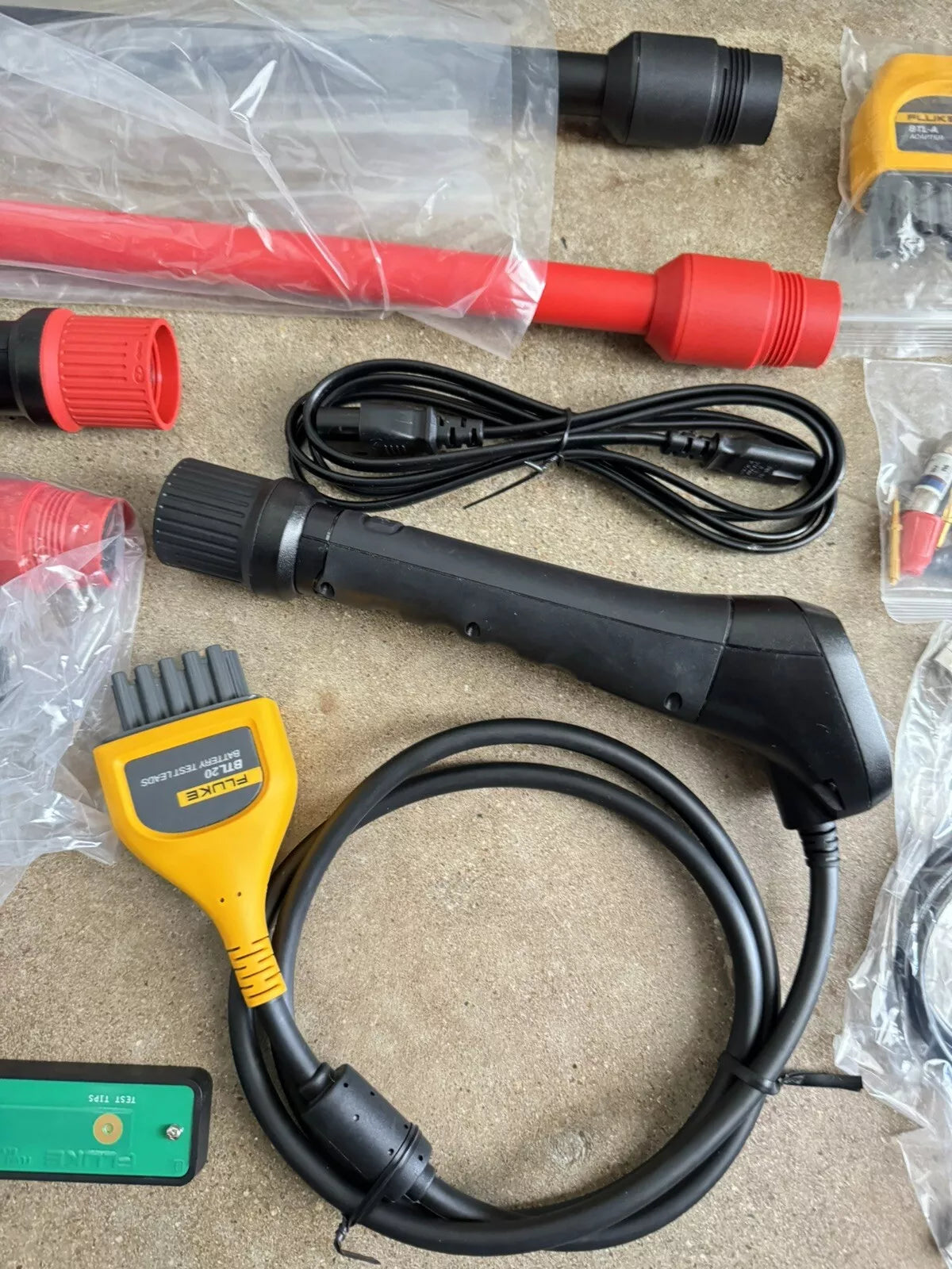 FLUKE BT520 Battery Analyzer Kit - New Sealed