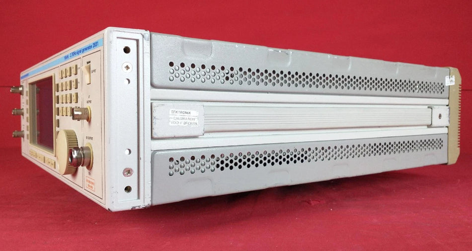 IFR/Marconi 2031-2 119628082 Signal Generator, 10kHz-2.7GHz