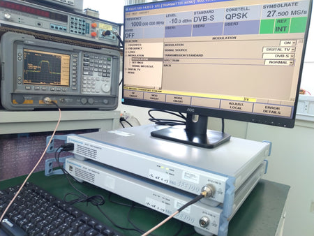 Rohde &amp; Schwarz SFE100 DTV Test Transmitter DVB-S / DVB-S2 2112.4100.12