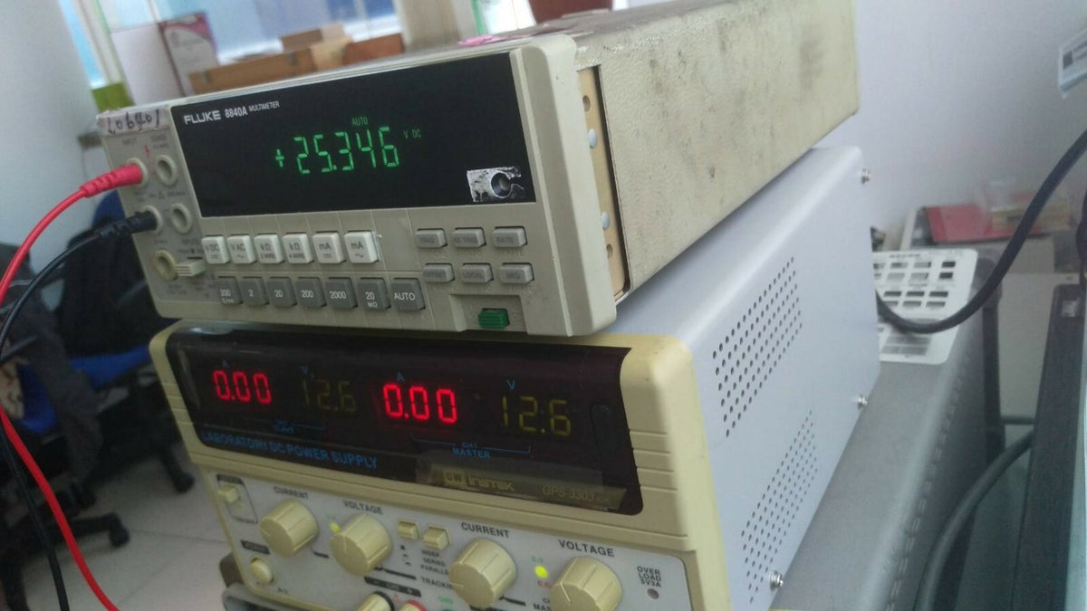 GW Instek GPS-3303 DC Power Supply 3 channels
