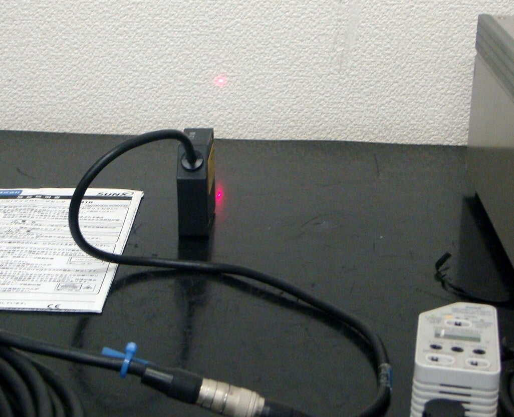 Laser Displacement Sensor by SUNIX