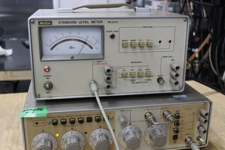 ANRITSU ML-423A Standard Level Meter