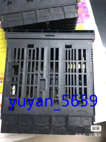 Omron K3HB-HTA-CPAC11 100-240VAC Digital Temperature Controller