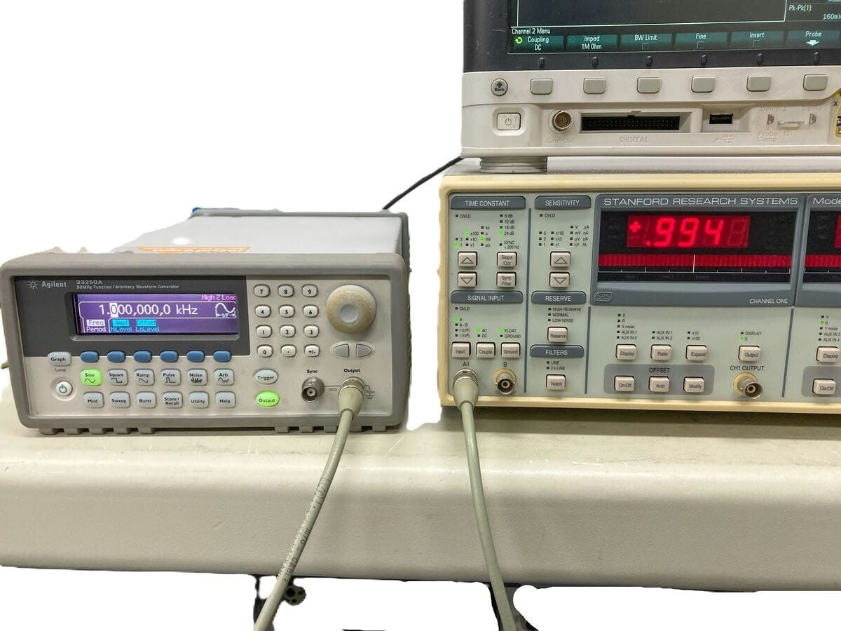 SR830 DSP Lock-In Amplifier by Stanford Research