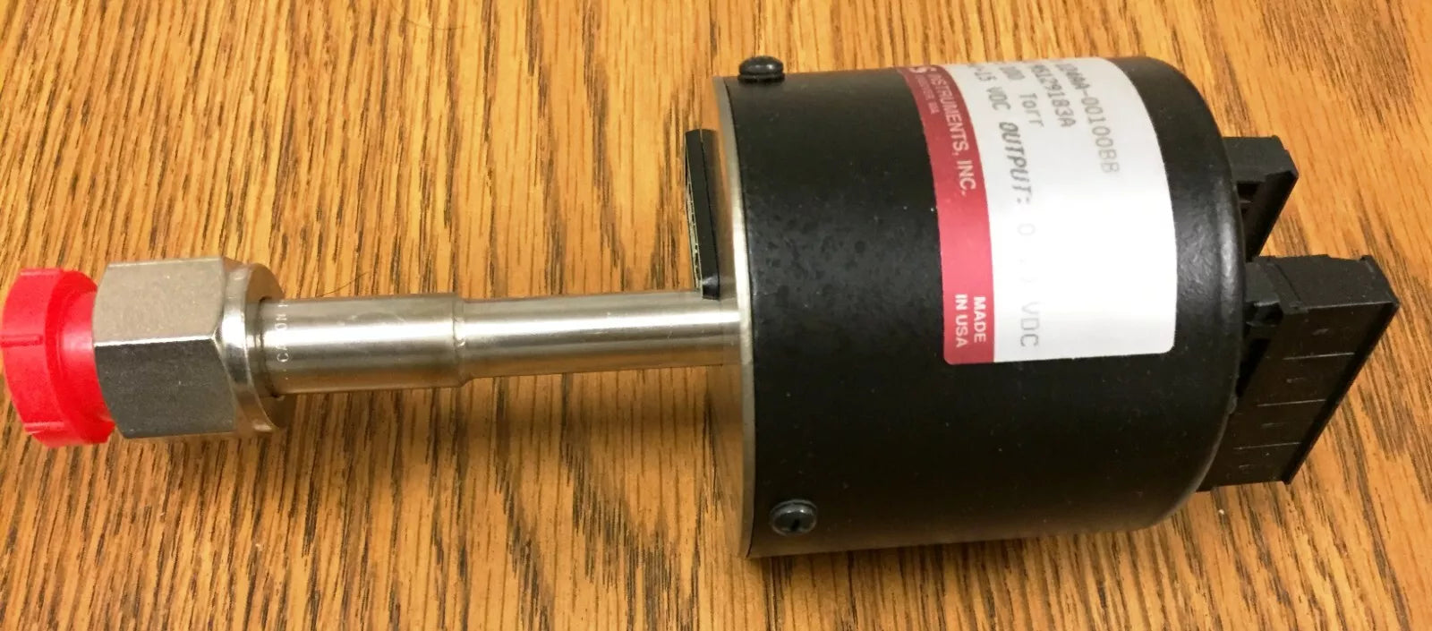 MKS 124AA-00100BB Baratron TYPE 124 Vacuum Switch - Range100 Torr