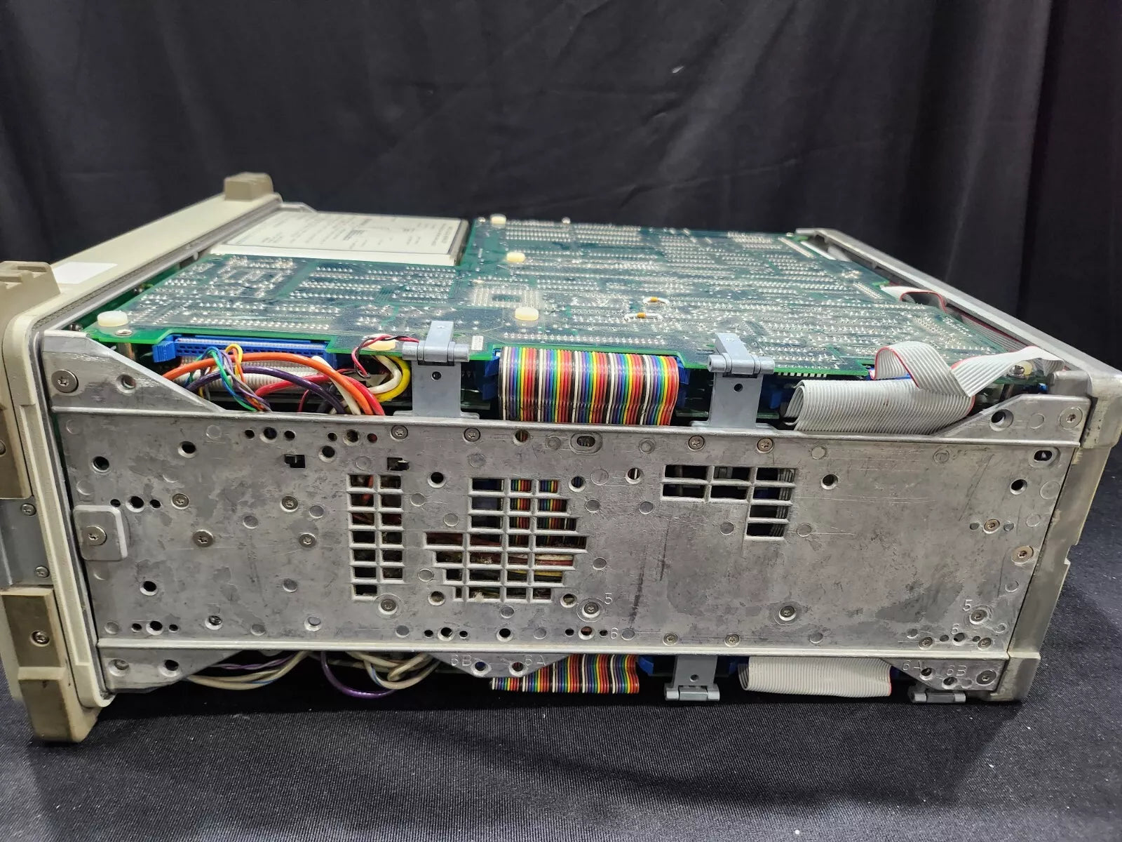 HP 8563E Spectrum Analyzer 30Hz to 26.5GHz Not Working - No Case (4071)