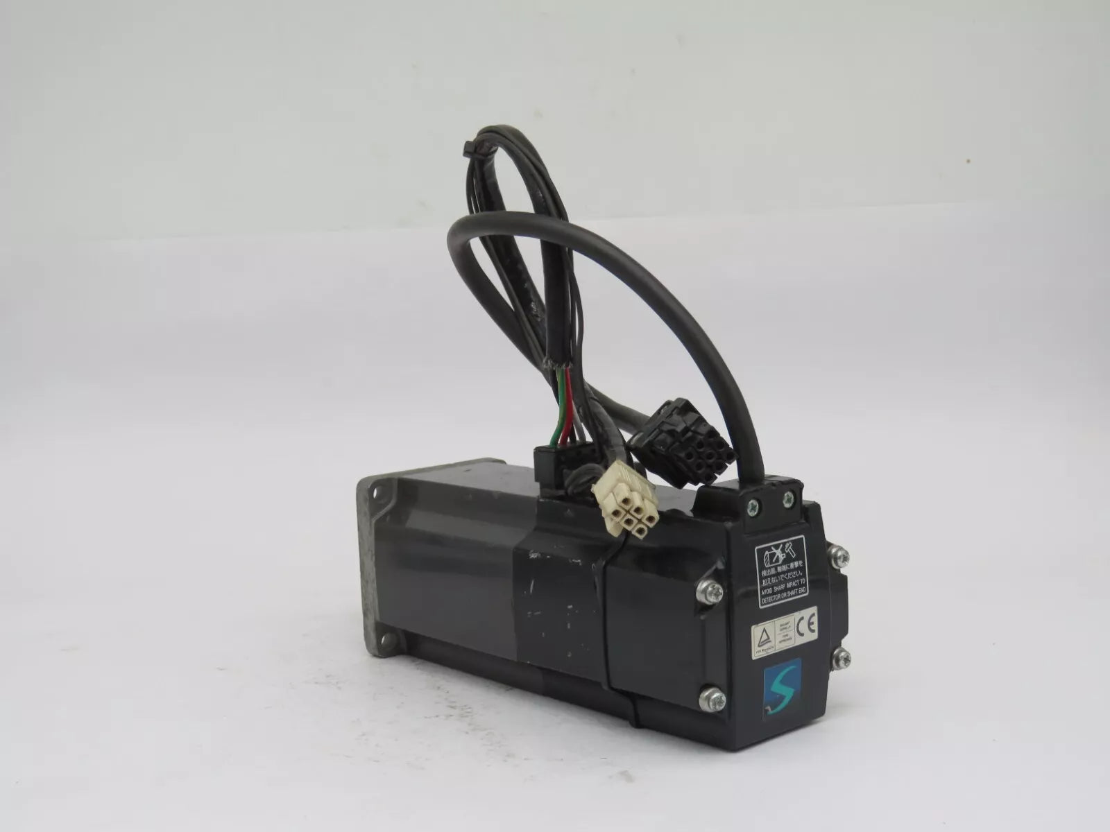 MITSUBISHI HC-KFS43B AC Servo Motor 2.3A 3-Phase 129VAC 3000 RPM