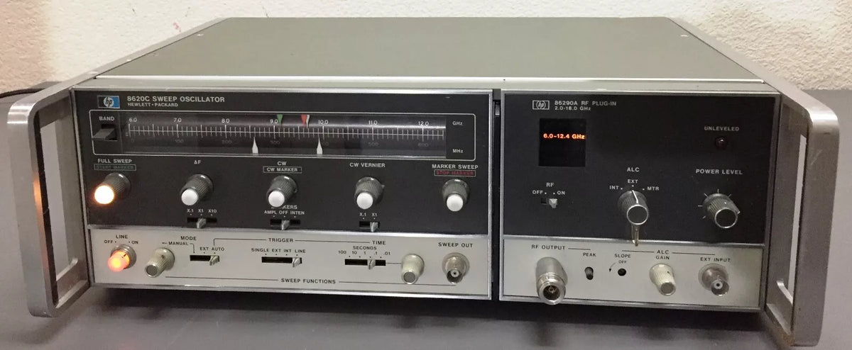 HP 8620C Sweep Oscillator Generator with HP 86290A RF Plug-In