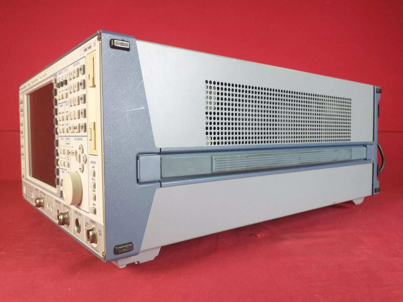 Rohde & Schwarz ESIB26 100081 EMI Test Receiver, 20 Hz to 26.5 - Efficient EMI Testing Solution