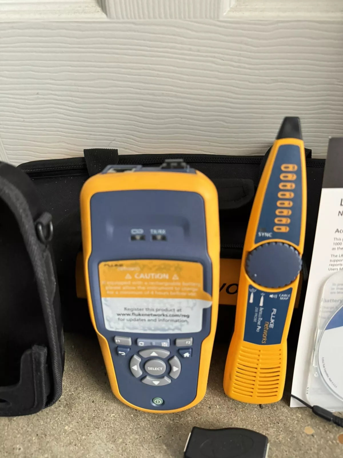 Fluke Networks LRAT-2000 Kit Tester with Fluke Intellitone Probe