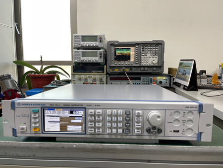 Rohde &amp; Schwarz SMA100A 9kHz - 6GHz Analog Signal Generator _ 103071-aV