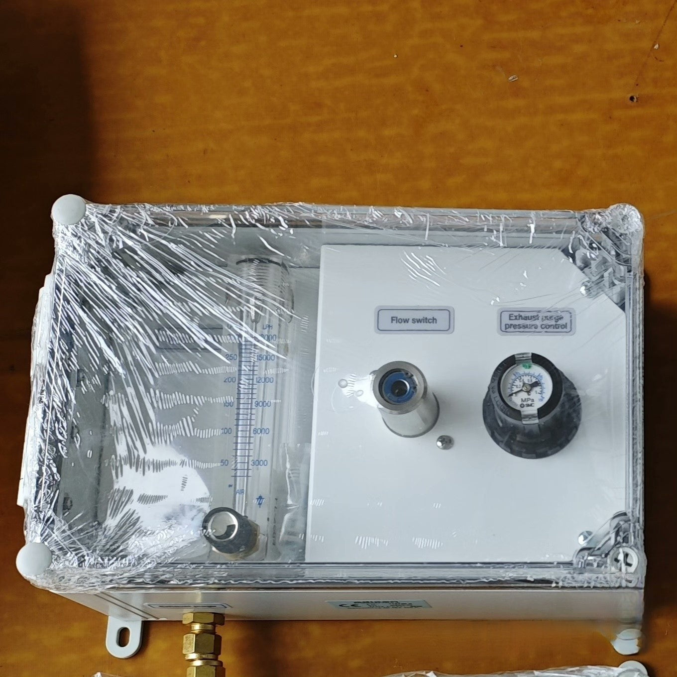 114720A Flow Meter Controller